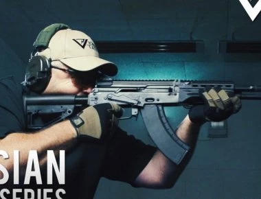 Βίντεο: Αυτό είναι το νέο AK-400 Καλάσνικοφ